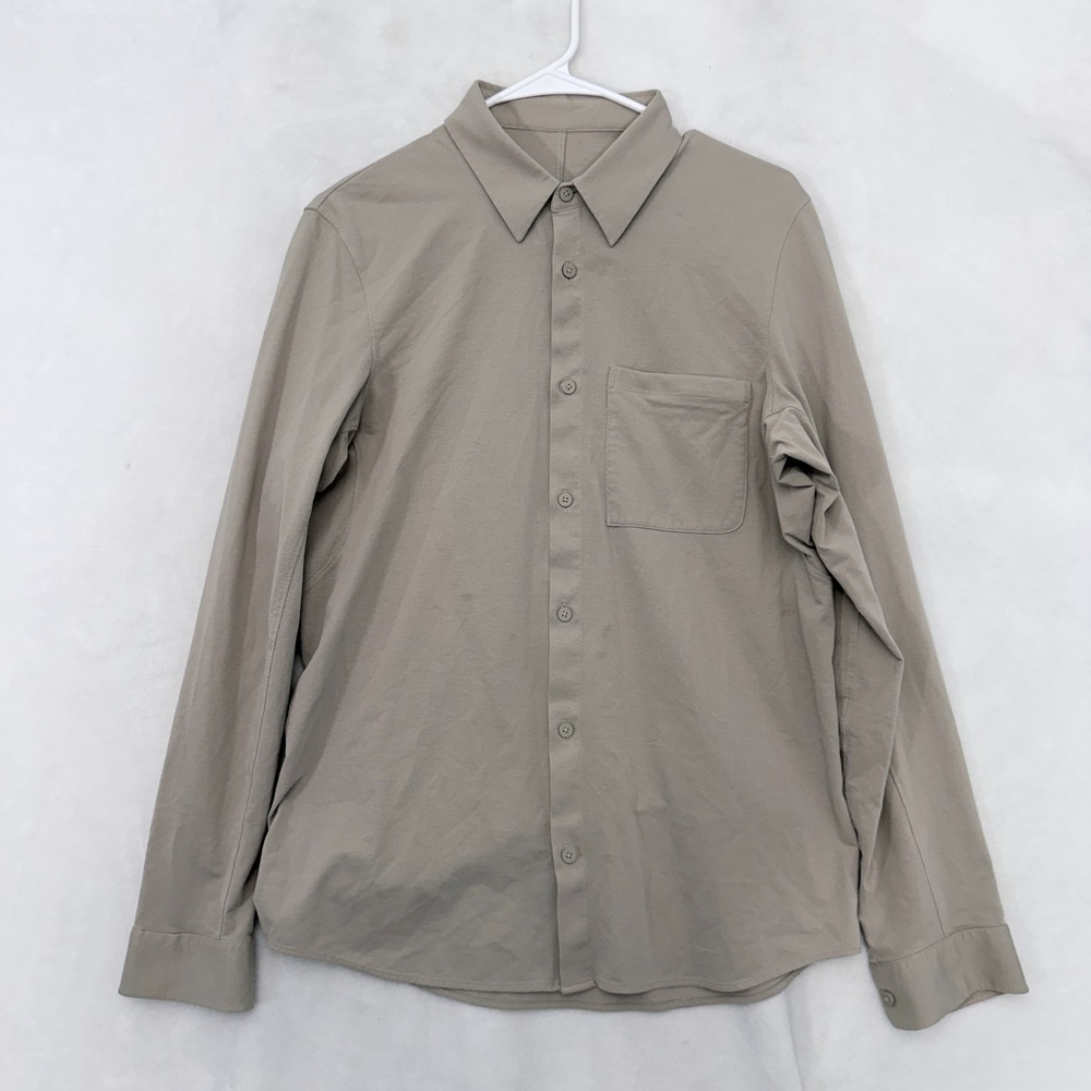 Lululemon Commission Shirt Mens M Beige Pocket Stretch Business Casual Button Up